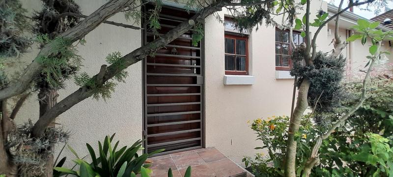 To Let 1 Bedroom Property for Rent in Rondebosch Western Cape